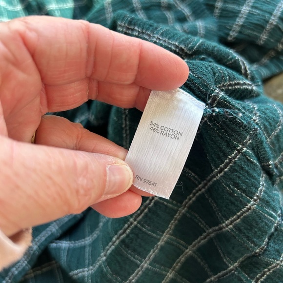 J. Jill plaid 3/4 length sleeve v neck button down top. Dark green. Classic. PXL - Picture 7 of 9